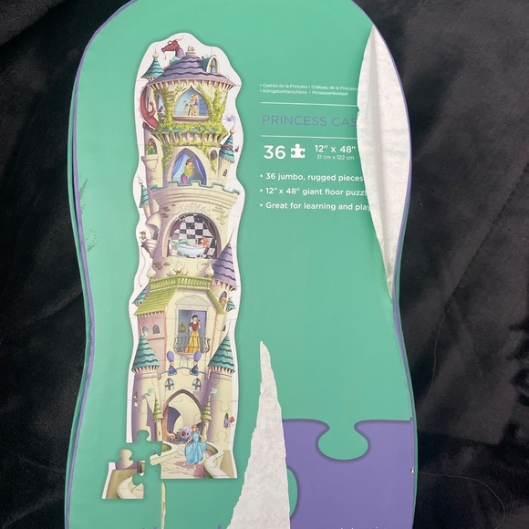 Preloved Princess Castle Puzzle 🧩 - Picture 4 of 9